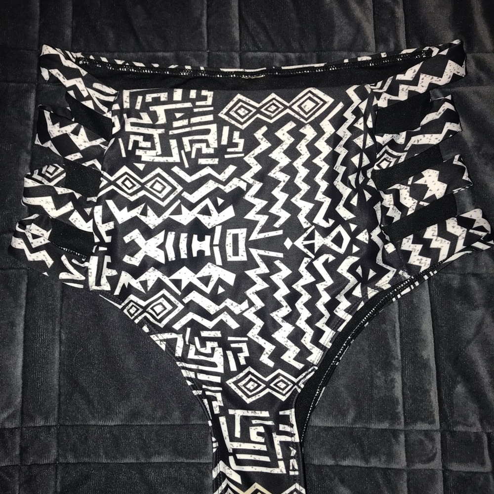 Cupshe High Waisted Bikini Bottoms Medium
